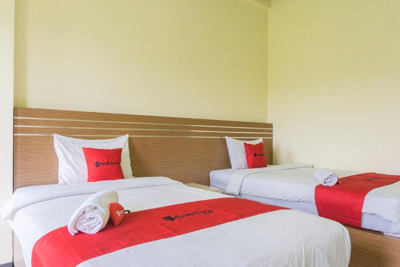 Reddoorz @ Tambolaka Sumba Hotell Lokokaki Exteriör bild